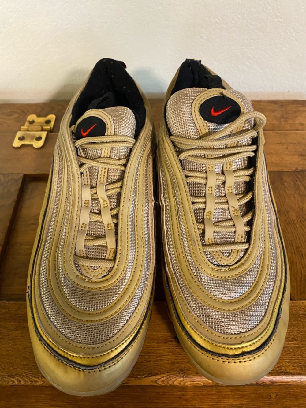 Nike AirMax 90 Men’s Size 8.5 Gold Athletic Sneakers Metallic Gold - Picture 2 of 12